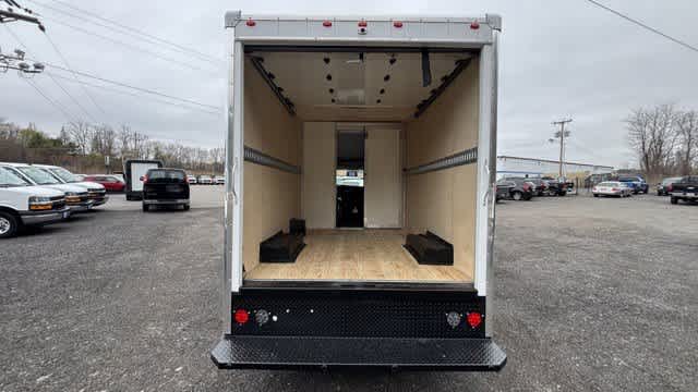 2025 Chevrolet Express Cutaway 3500 Base