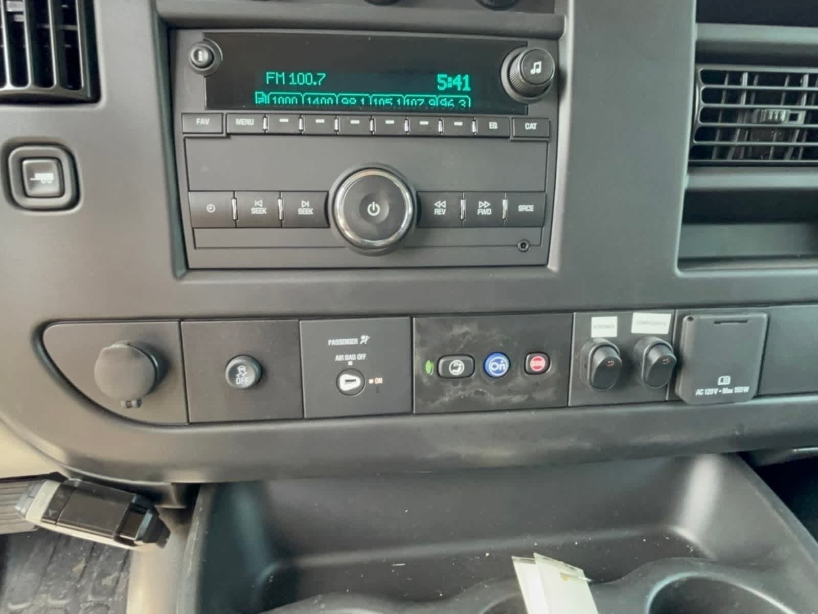 2024 Chevrolet Express Cutaway 3500 Base