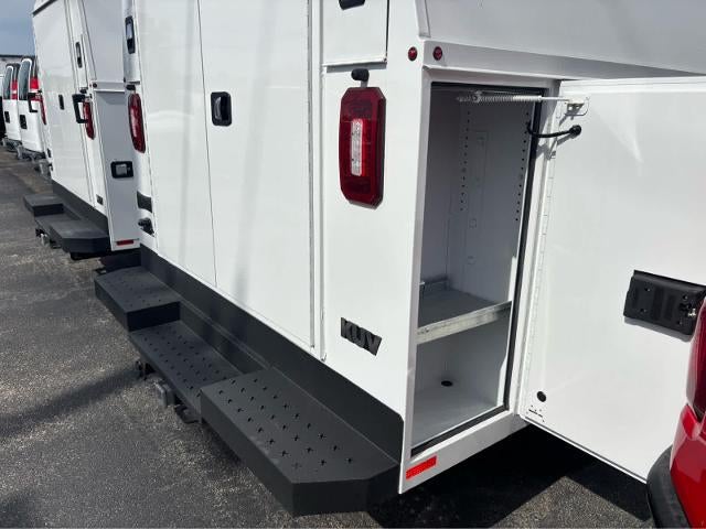 2024 Chevrolet Express Cutaway 3500 Base