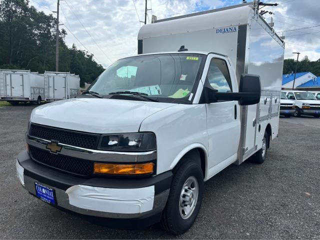 2025 Chevrolet Express Cutaway 3500 Base