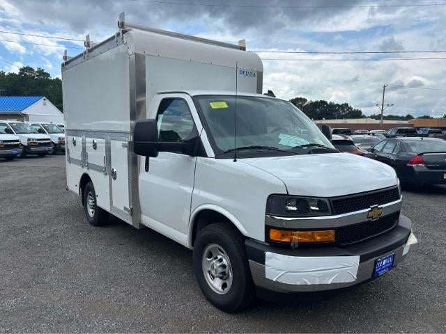2025 Chevrolet Express Cutaway 3500 Base