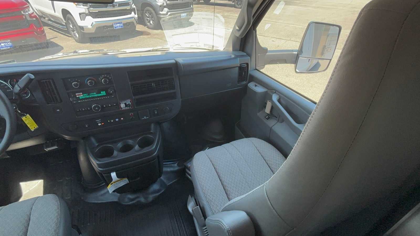 2025 Chevrolet Express Cutaway 3500 Base