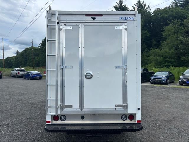 2025 Chevrolet Express Cutaway 3500 Base