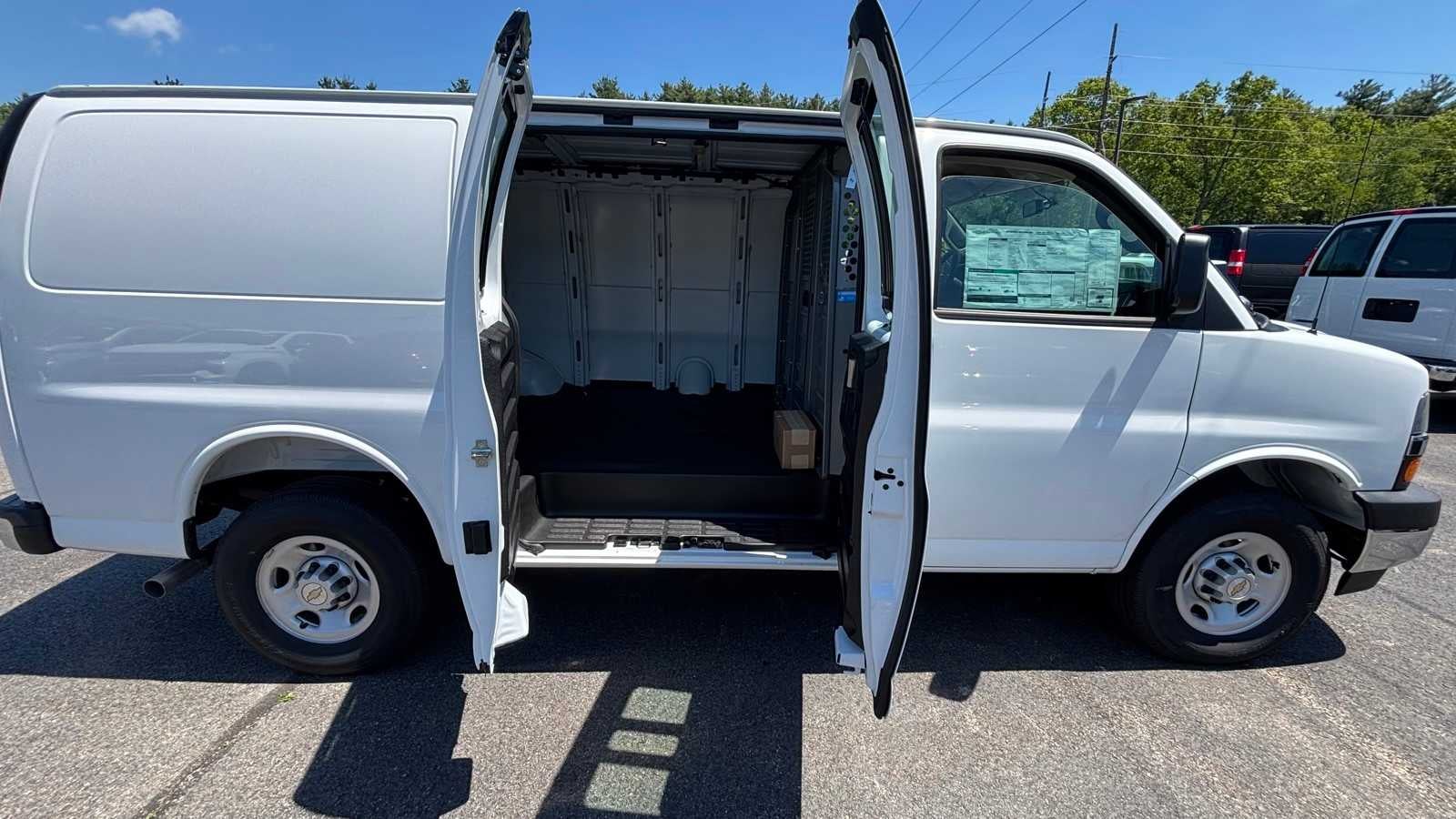 2025 Chevrolet Express Cargo Base