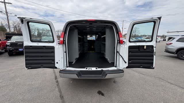 2025 Chevrolet Express Cargo Base