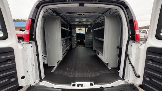 2025 Chevrolet Express Cargo Base