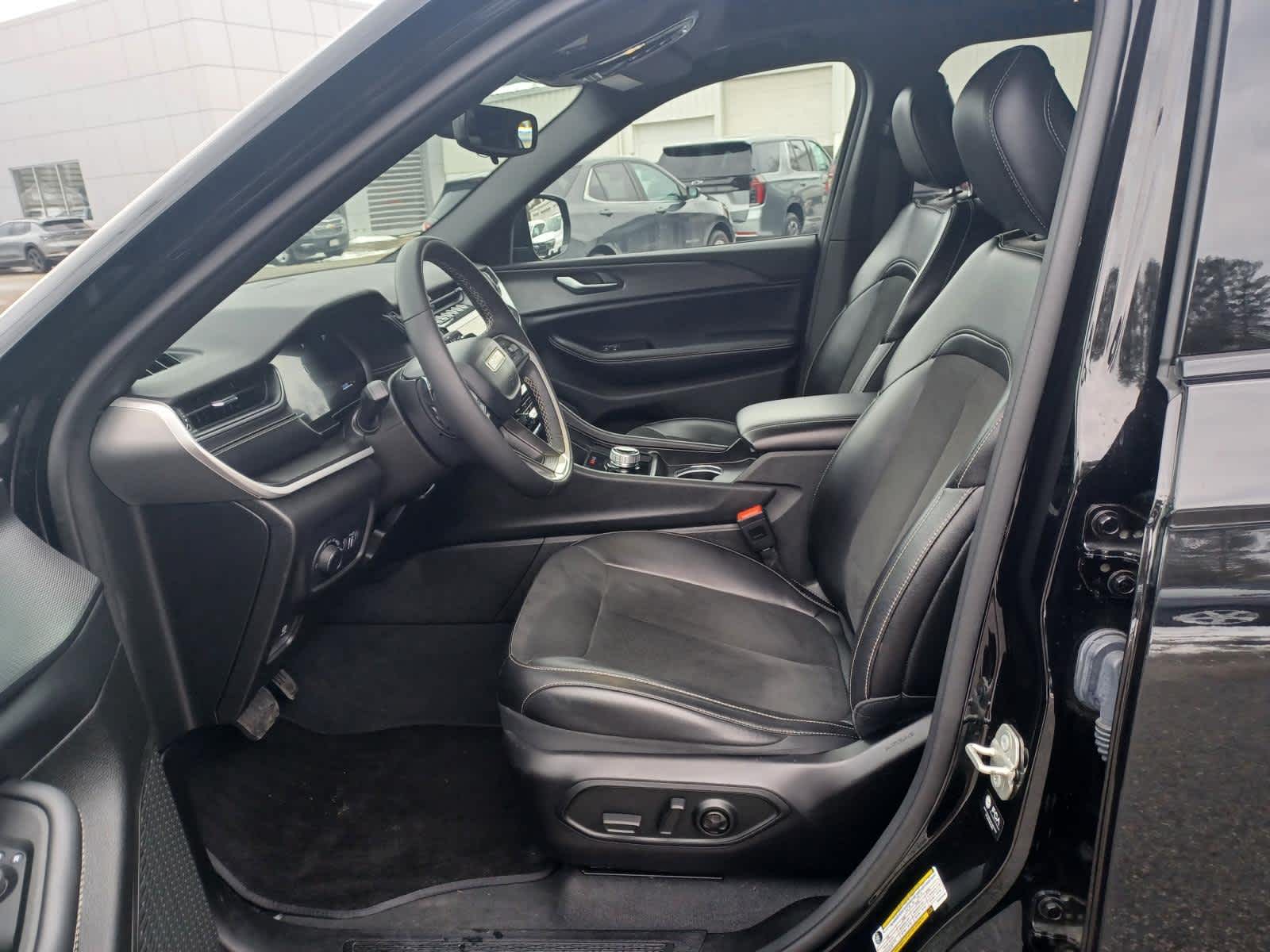 2024 Jeep Grand Cherokee L Altitude