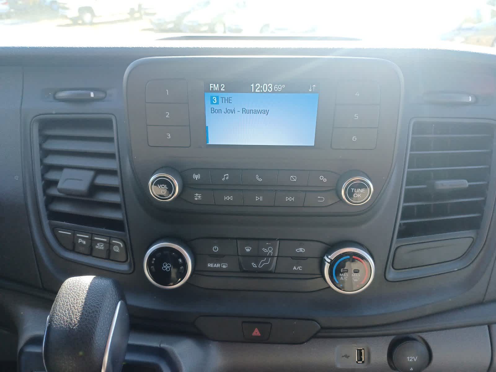 2024 Ford Transit Passenger Wagon XL