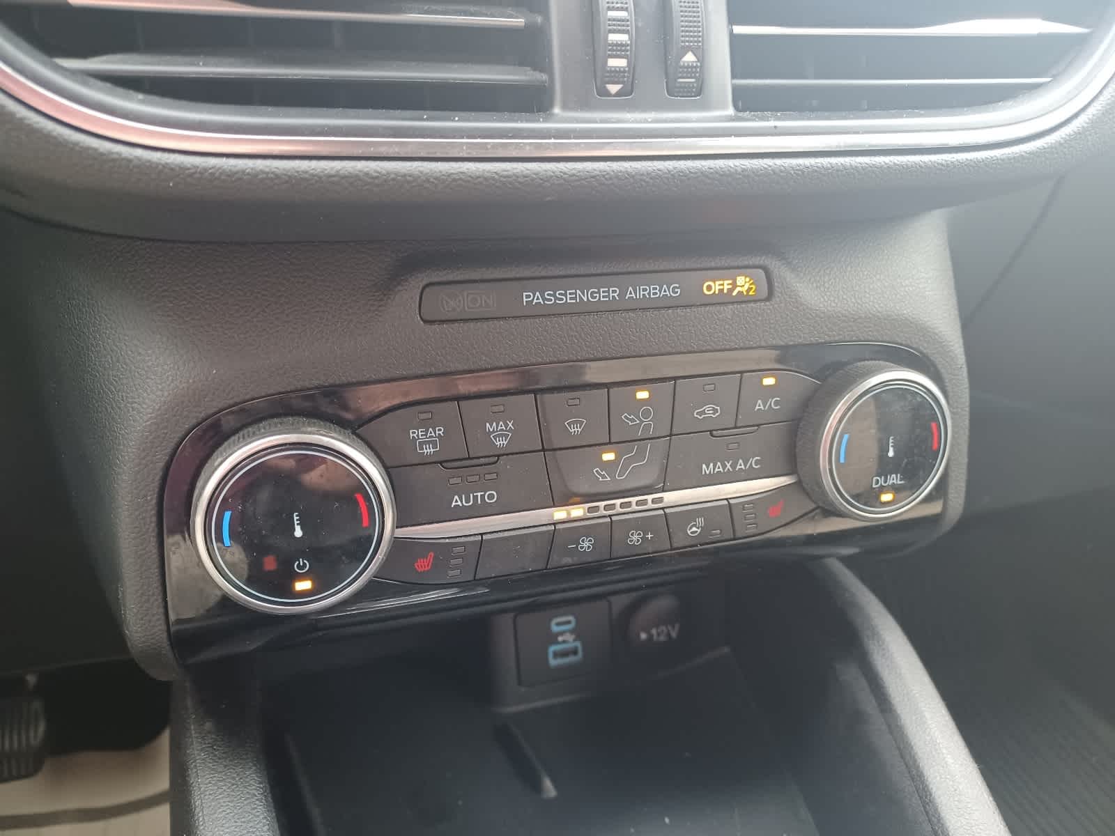 2022 Ford Escape Titanium Hybrid