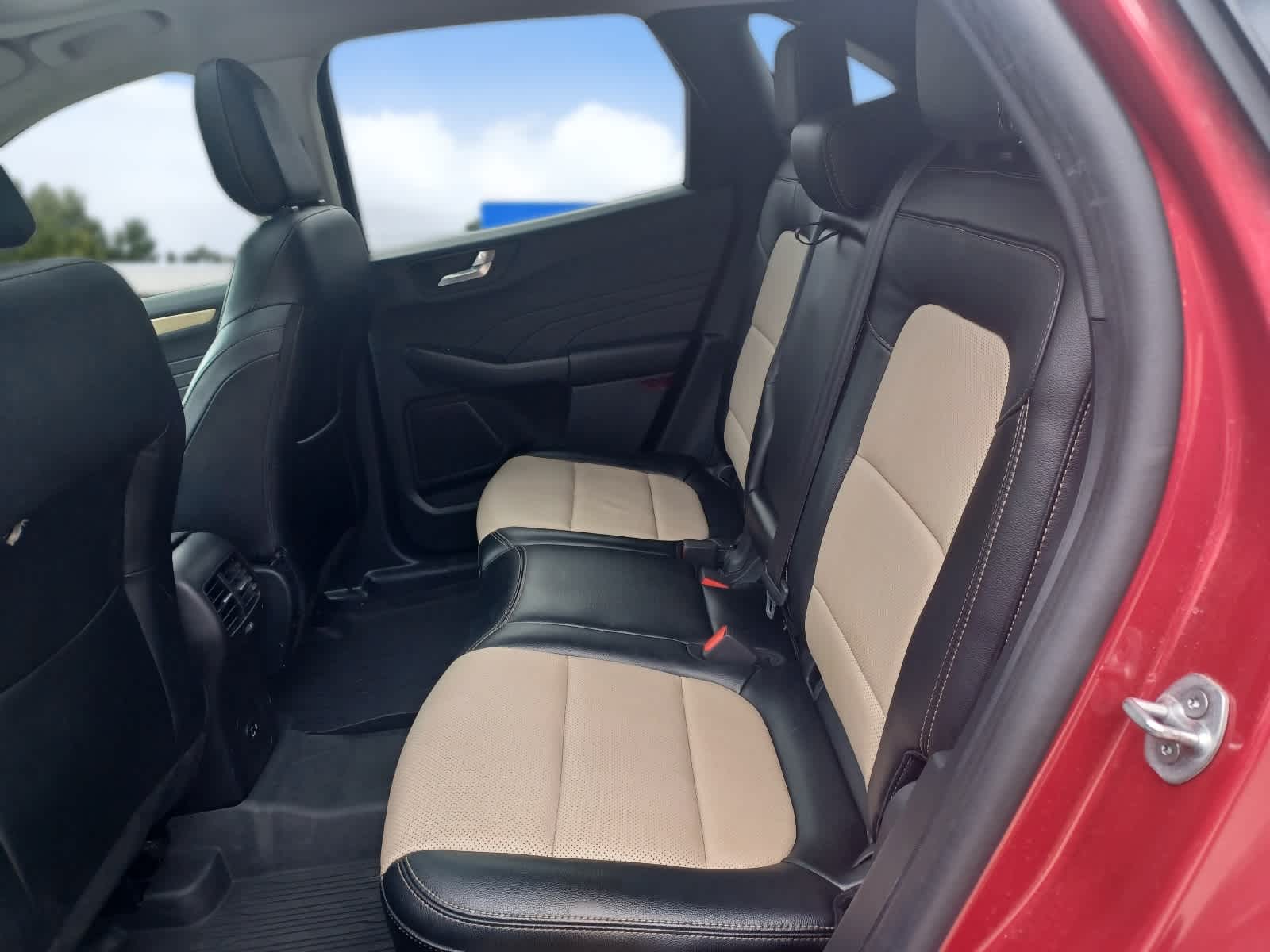 2022 Ford Escape Titanium Hybrid