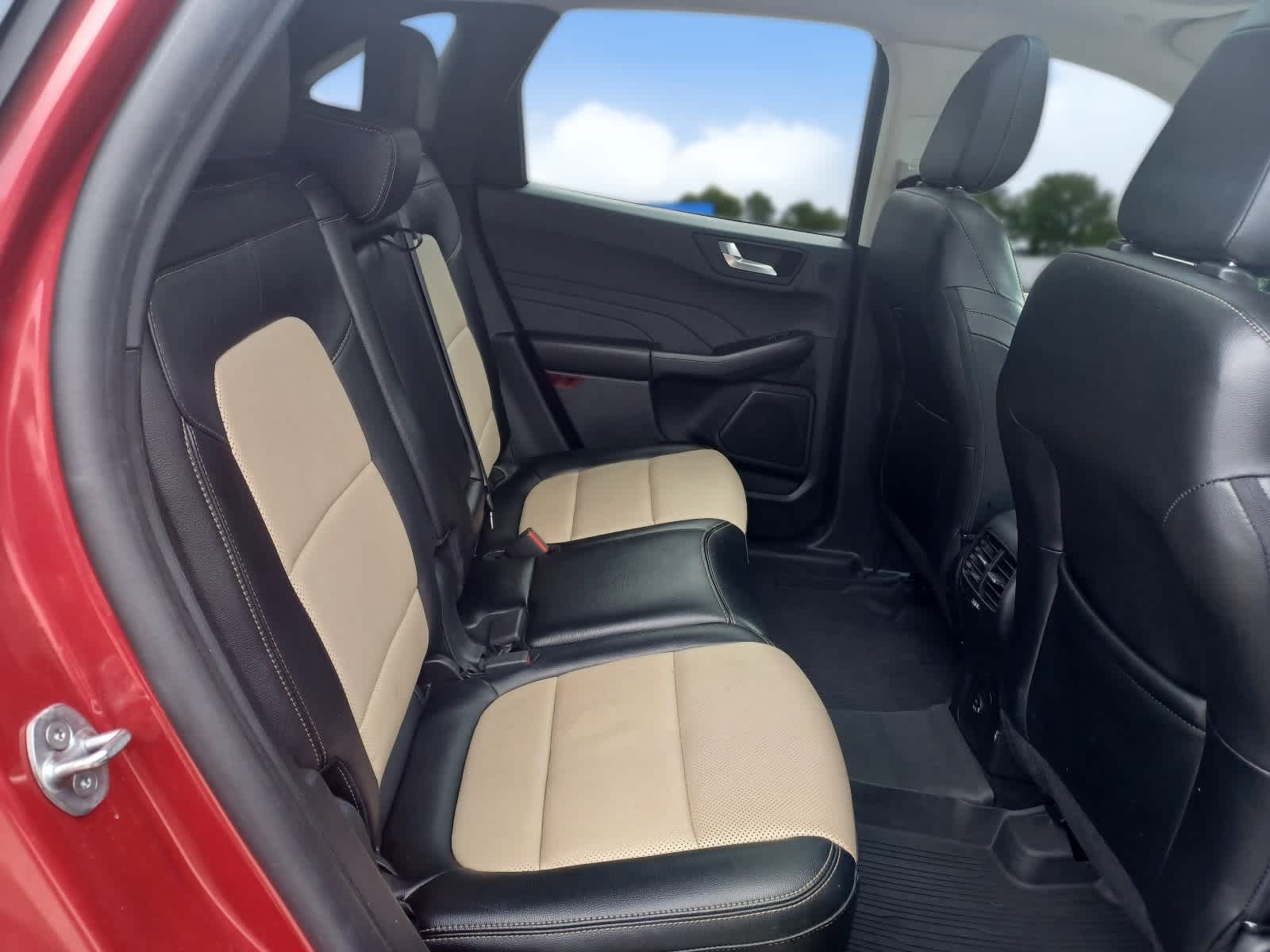 2022 Ford Escape Titanium Hybrid