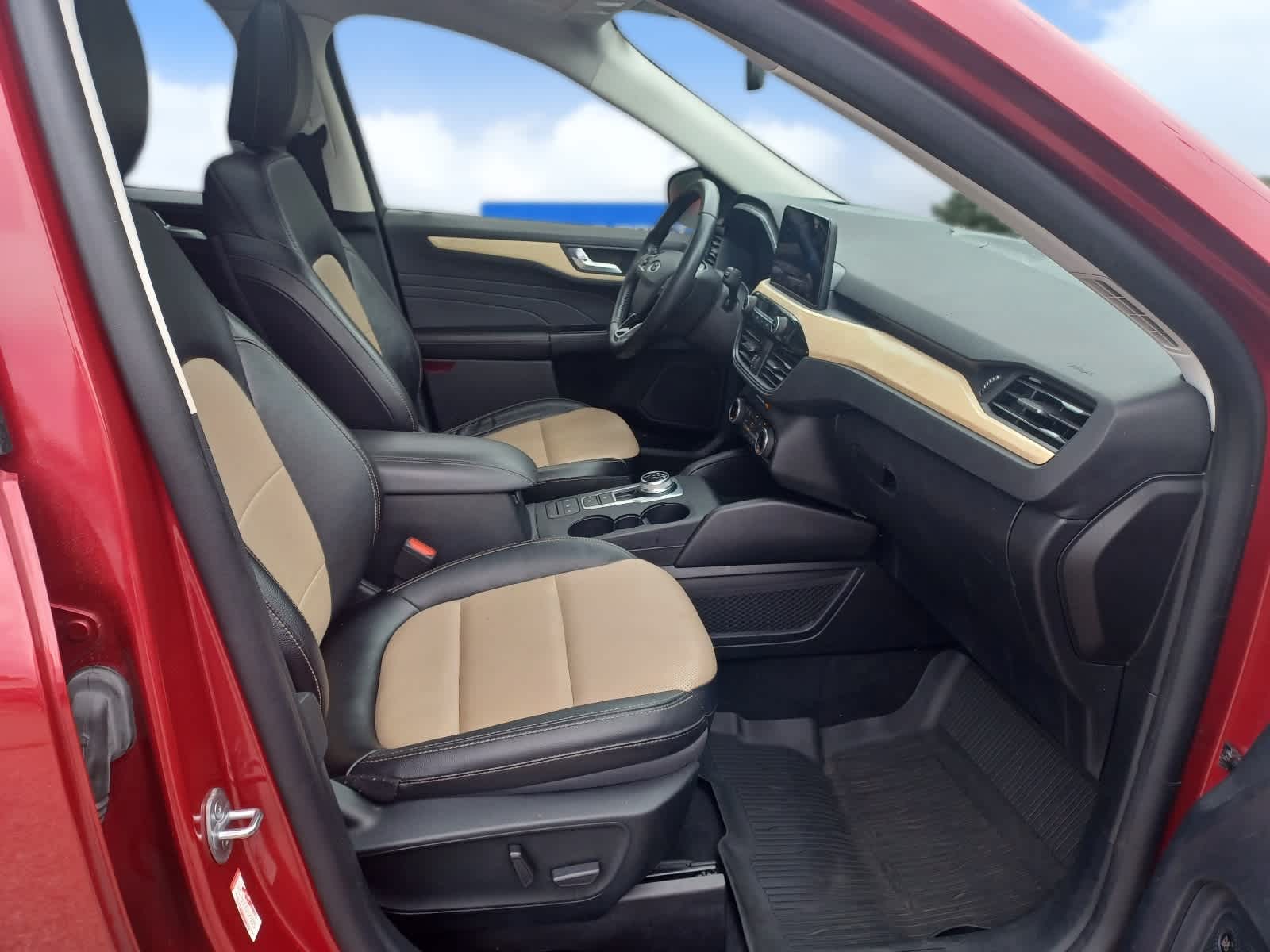 2022 Ford Escape Titanium Hybrid