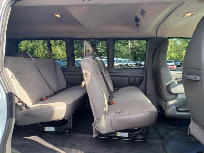 2025 Chevrolet Express Passenger 3500 1LS