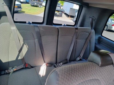 2025 Chevrolet Express Passenger 3500 1LS