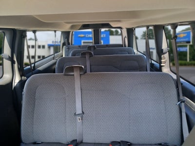 2025 Chevrolet Express Passenger 1LT