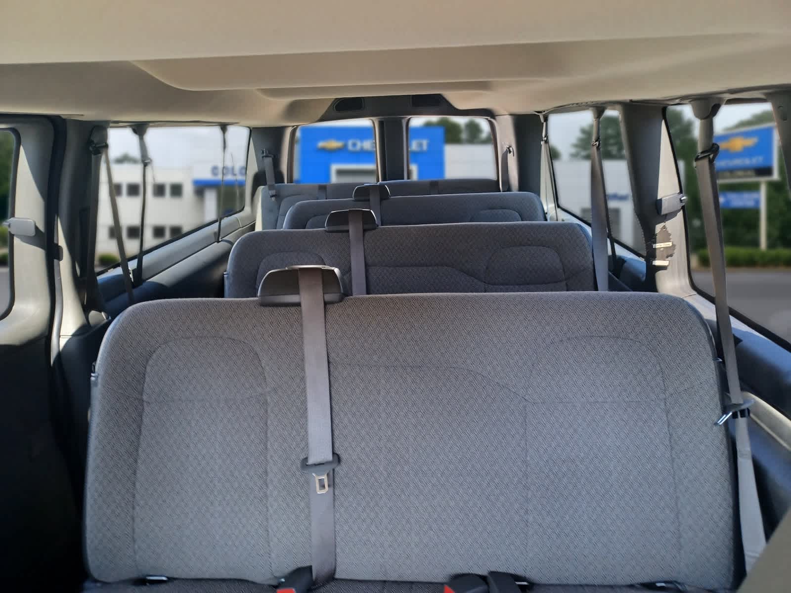 2025 Chevrolet Express Passenger 1LT