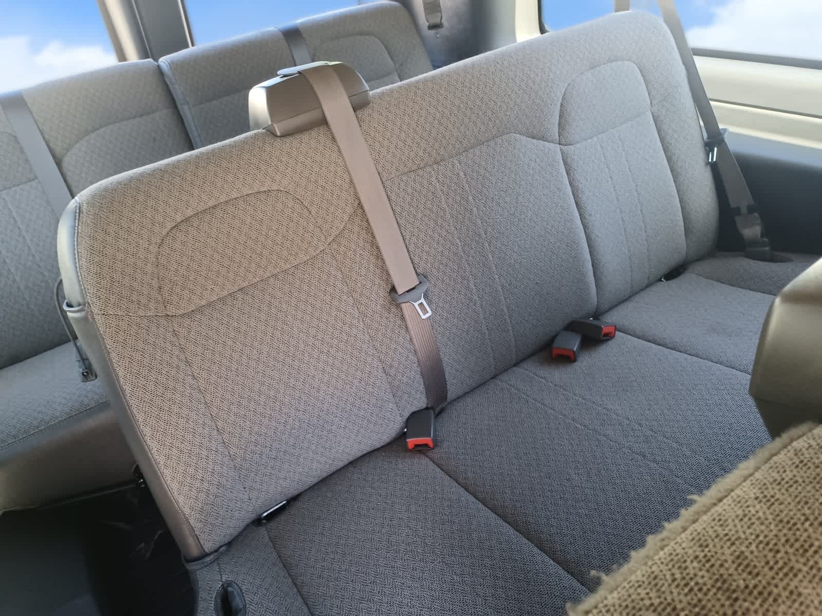 2025 Chevrolet Express Passenger 1LT