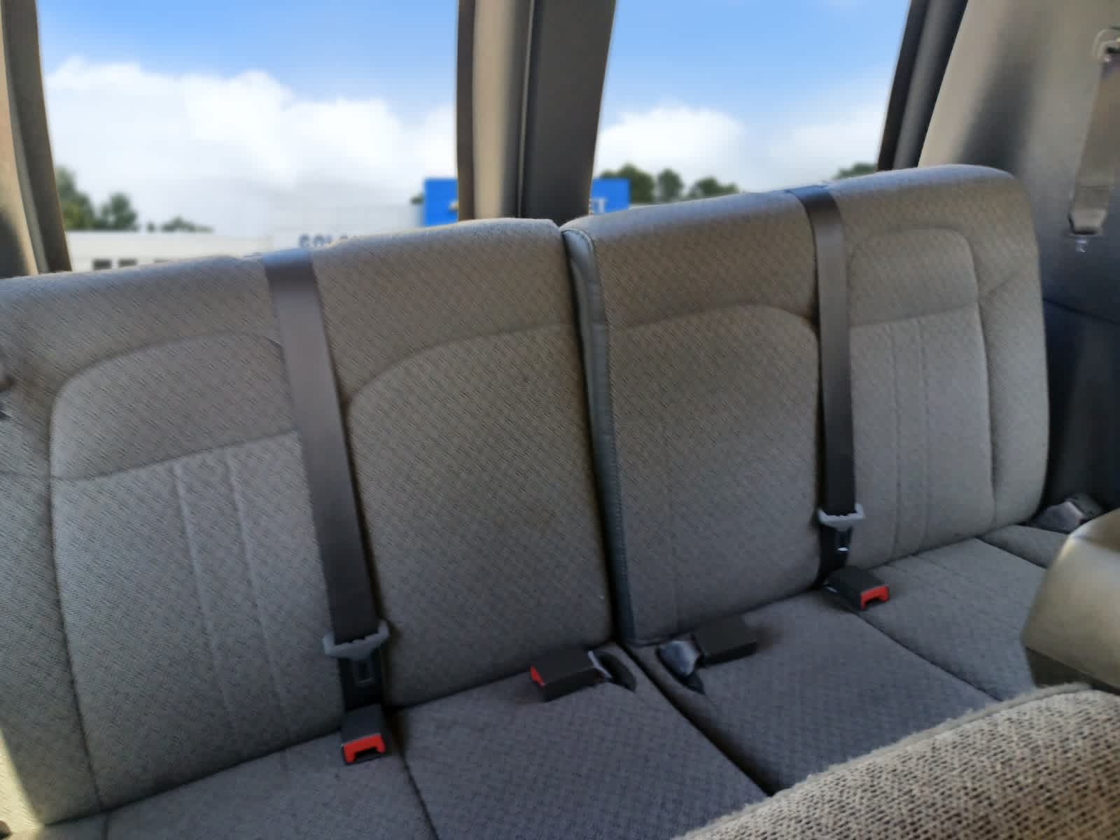 2025 Chevrolet Express Passenger 1LT