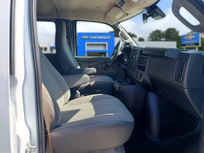 2025 Chevrolet Express Passenger 1LT
