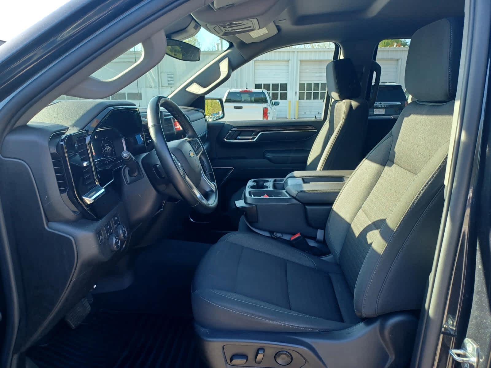 2023 Chevrolet Silverado 1500 LT (2FL)