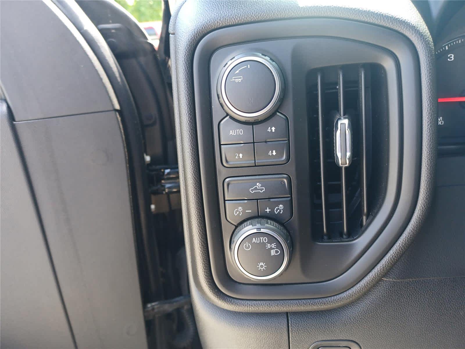 2020 Chevrolet Silverado 1500 Custom Trail Boss