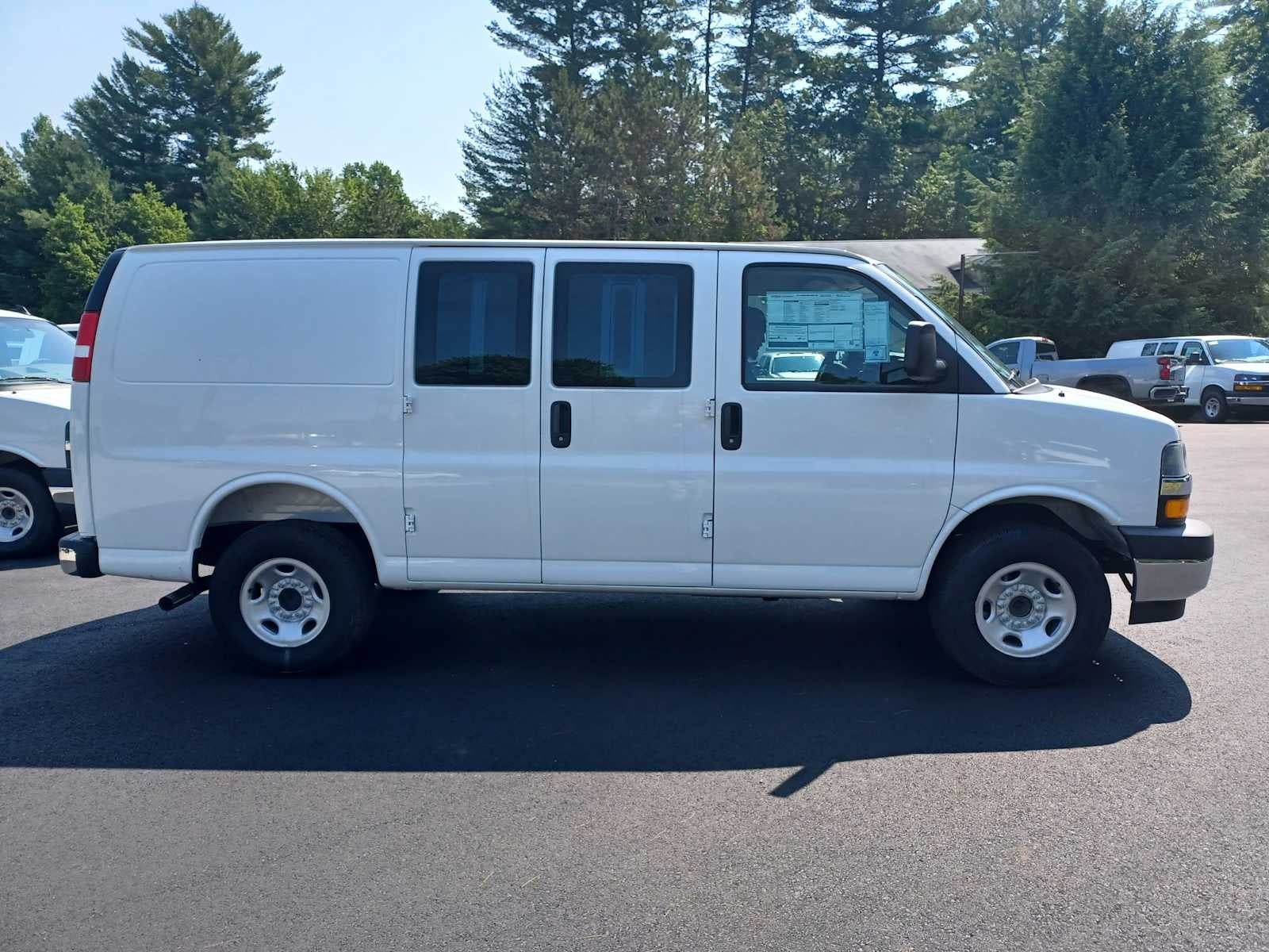 2025 Chevrolet Express Cargo 2500 WT