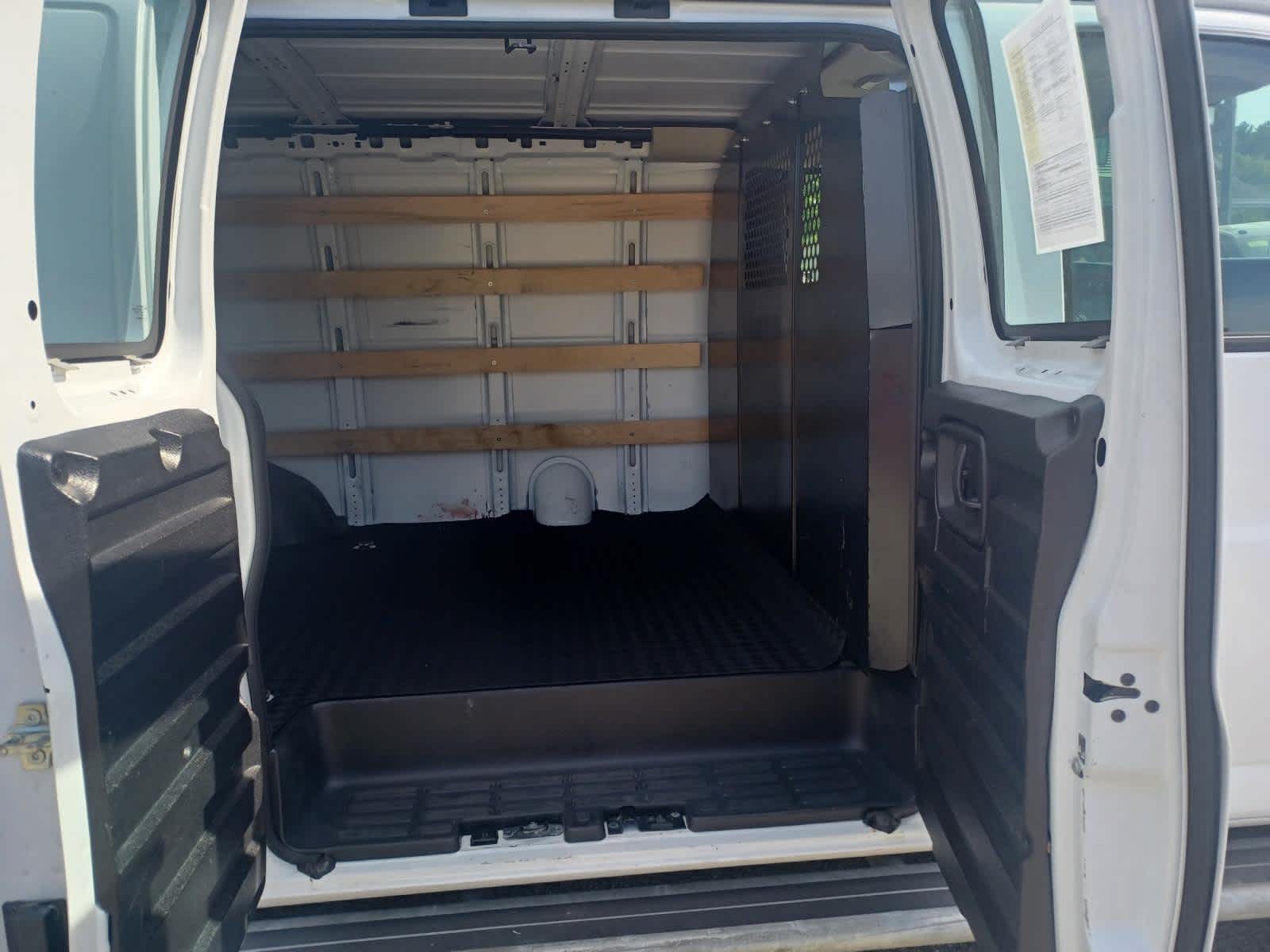 2024 Chevrolet Express Cargo 2500 WT