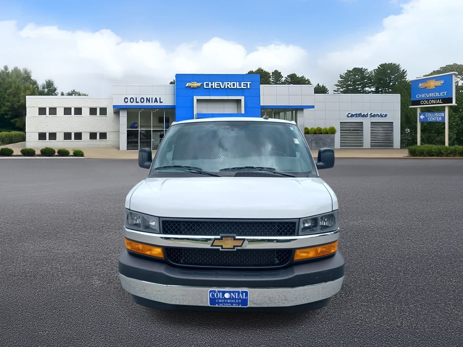2025 Chevrolet Express Cargo WT