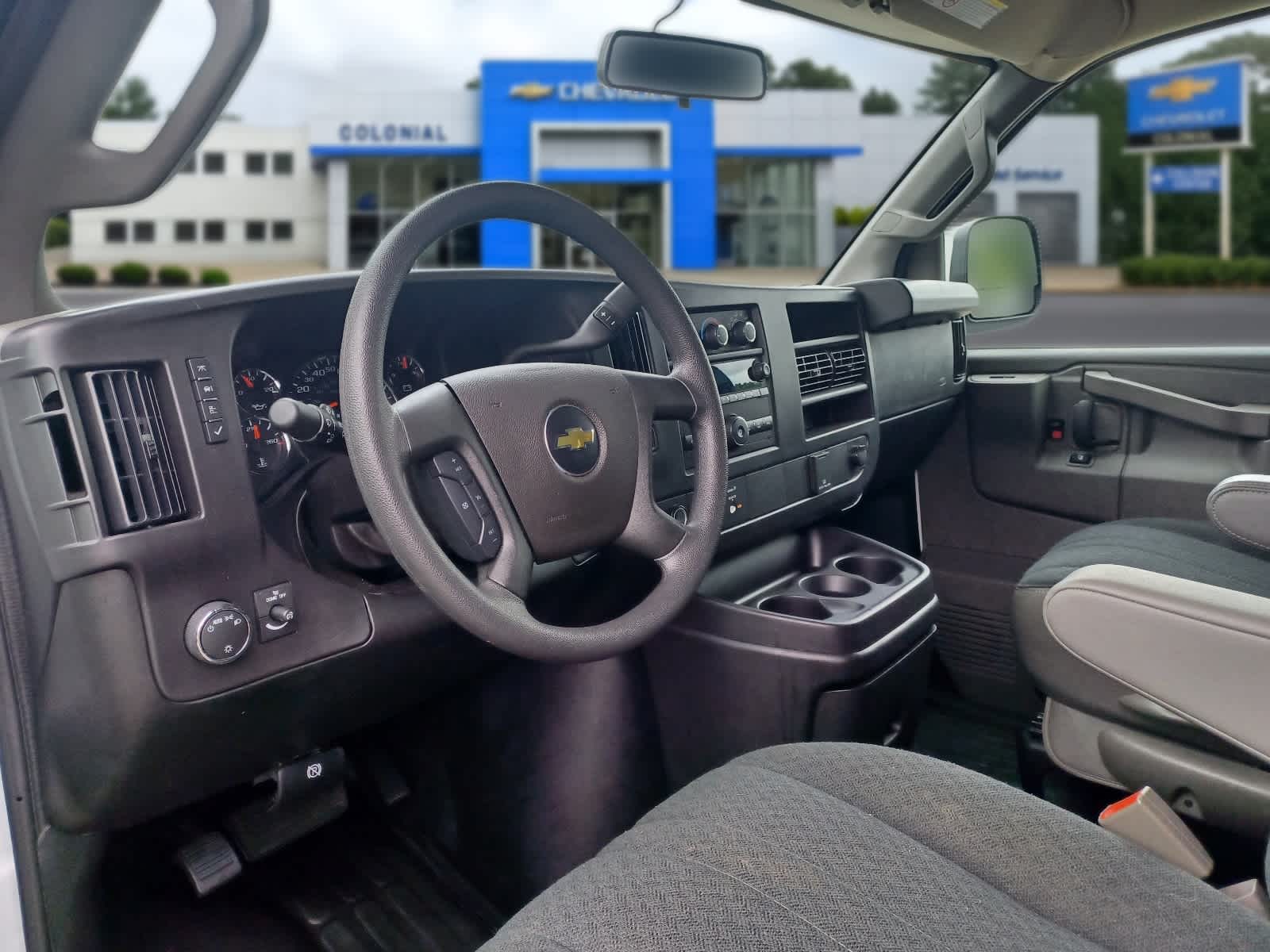 2025 Chevrolet Express Cargo WT