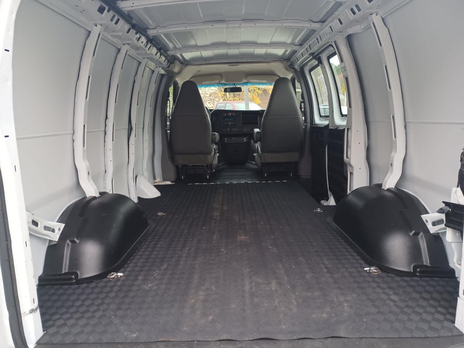 2022 Chevrolet Express Cargo 2500 WT