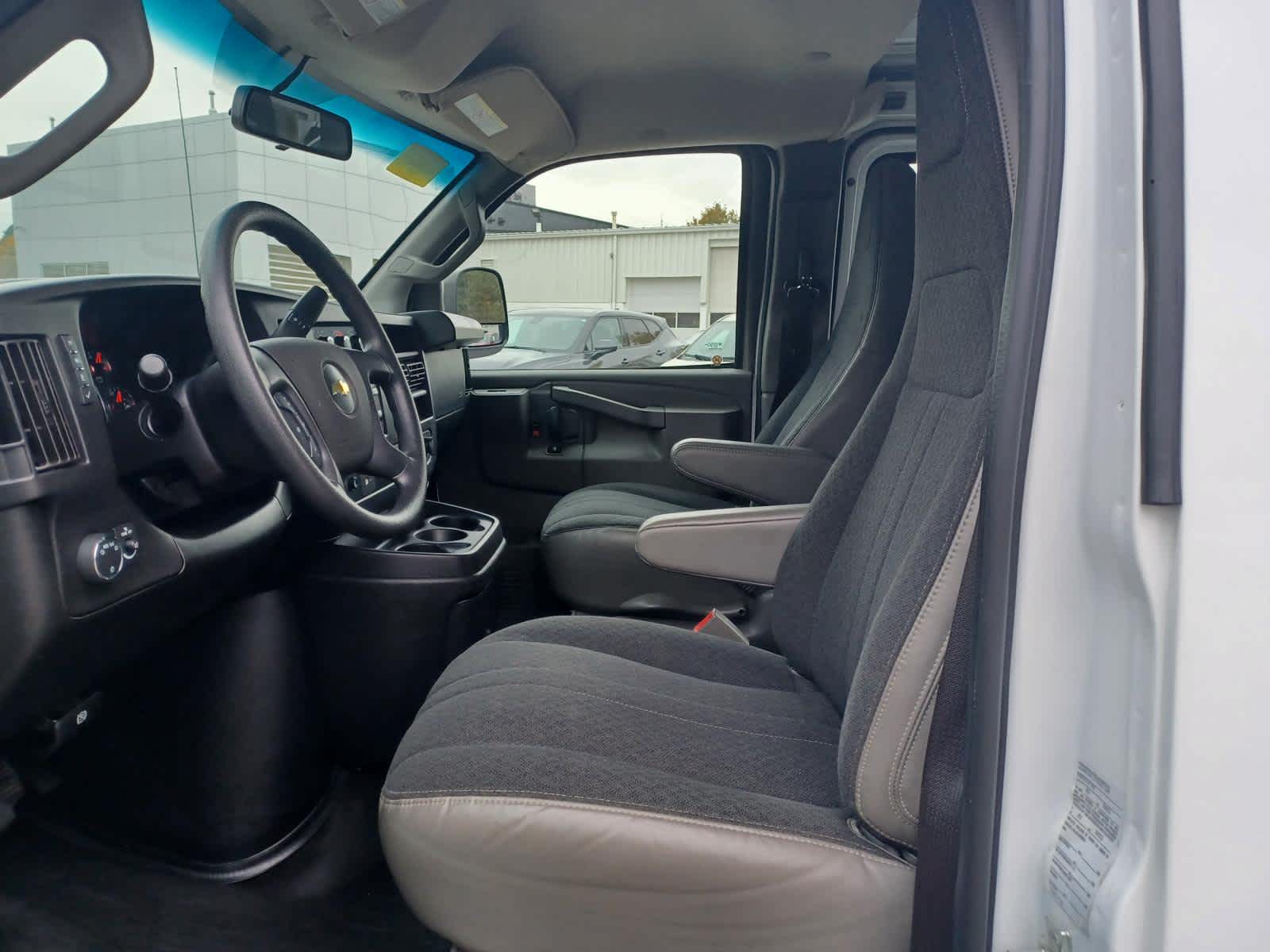 2022 Chevrolet Express Cargo 2500 WT