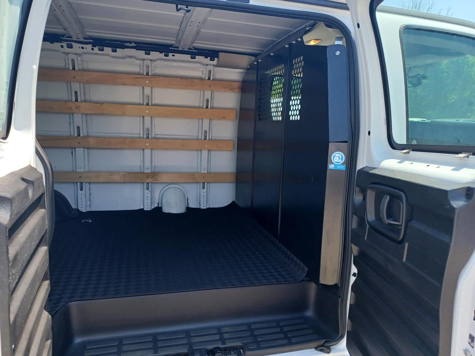 2024 Chevrolet Express Cargo 2500 WT