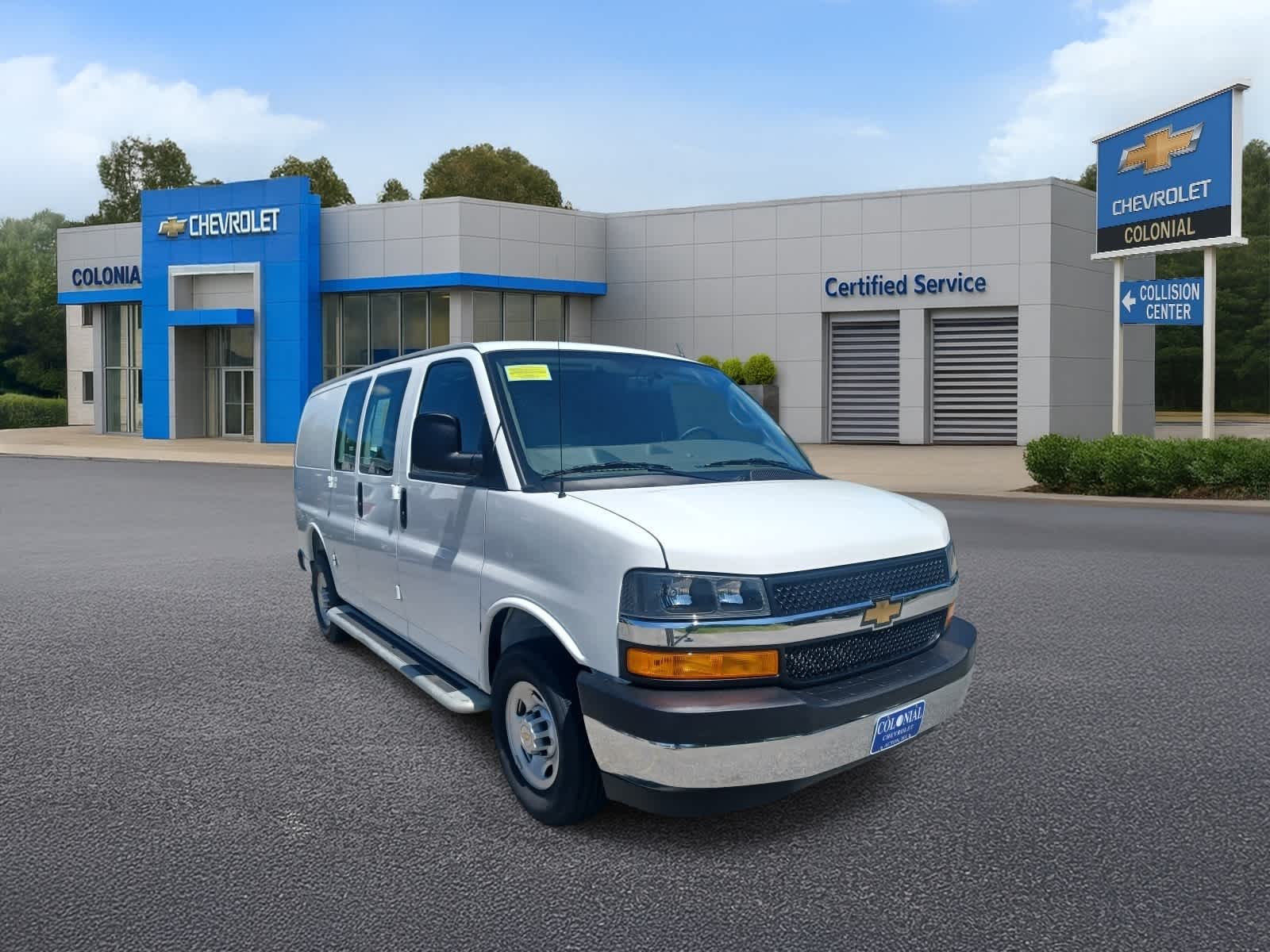 2025 Chevrolet Express Cargo WT