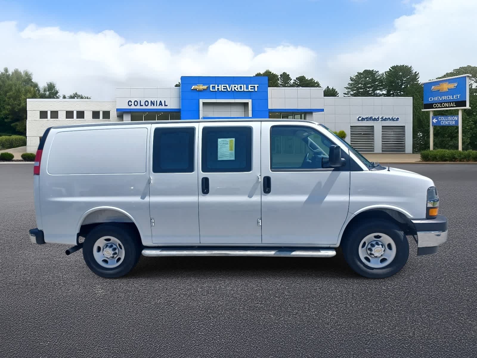 2025 Chevrolet Express Cargo WT