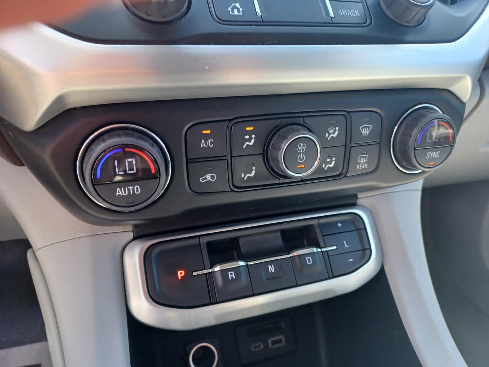 2020 GMC Acadia SLT