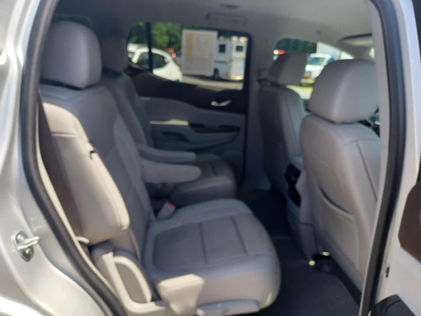 2020 GMC Acadia SLT