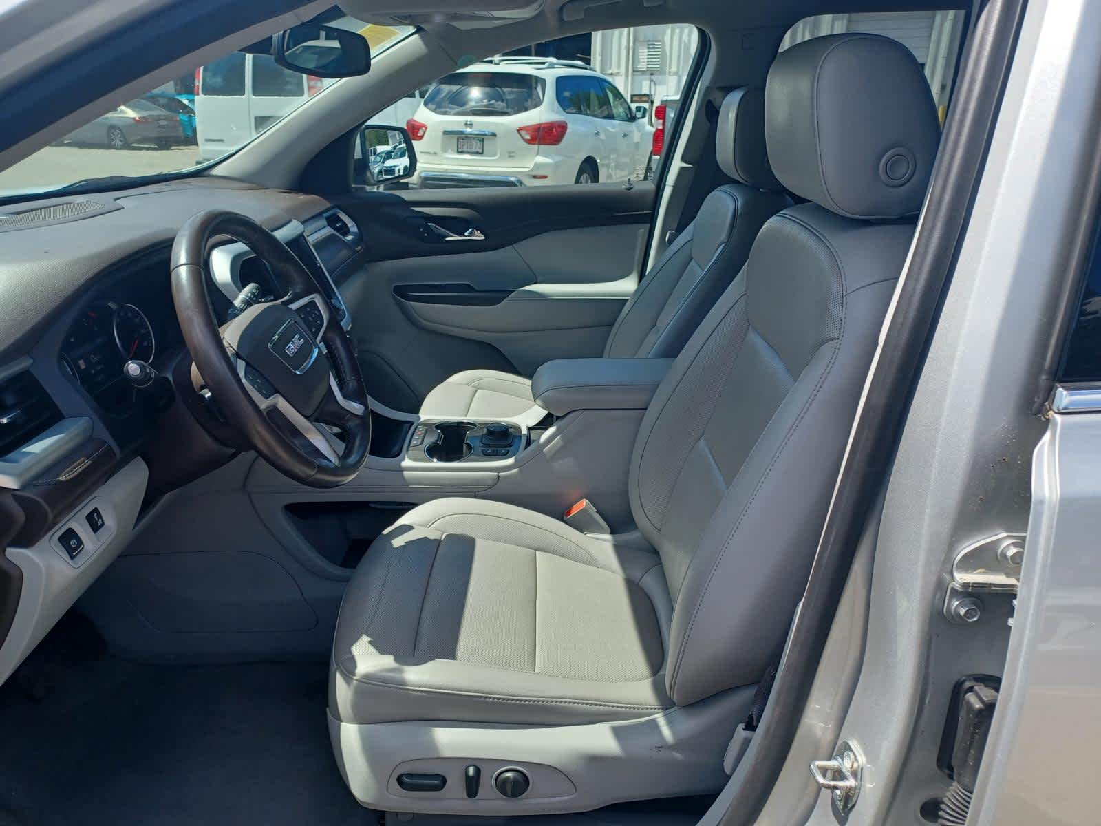 2020 GMC Acadia SLT