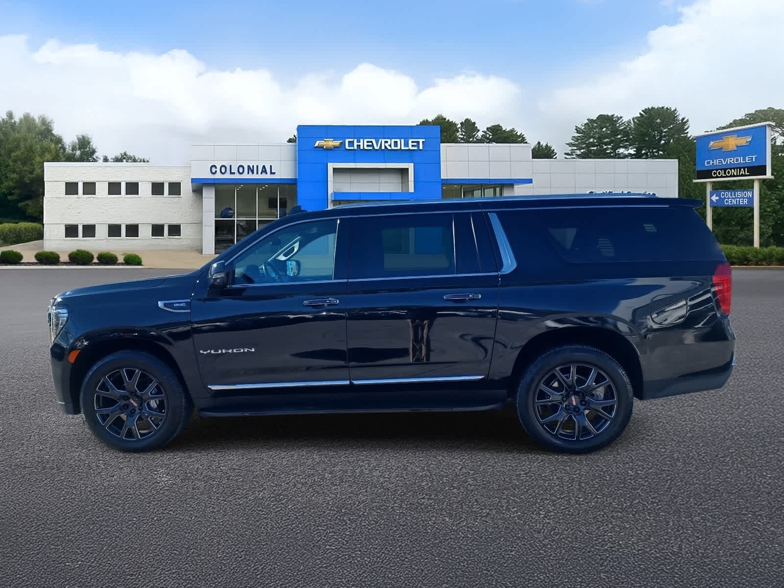 2022 GMC Yukon XL SLT