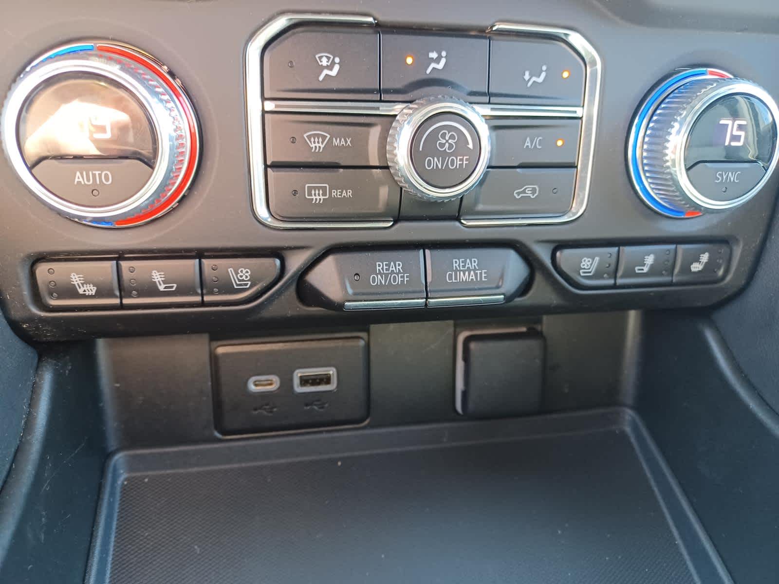 2023 GMC Yukon XL SLT