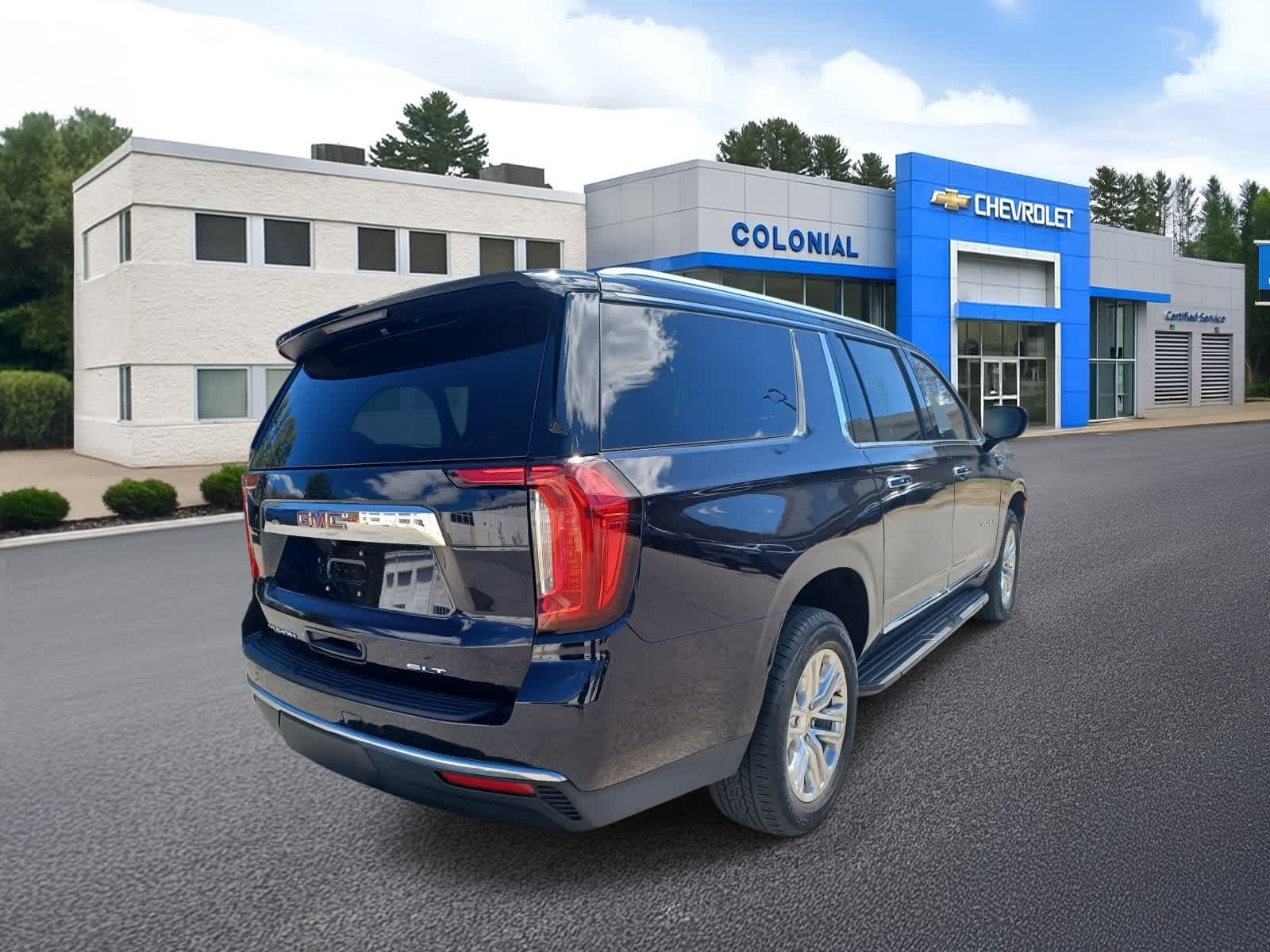 2023 GMC Yukon XL SLT