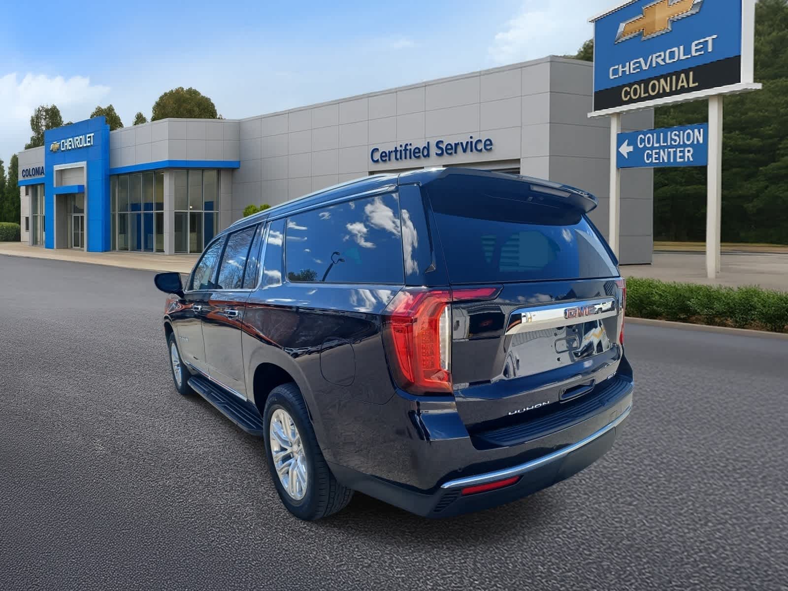 2023 GMC Yukon XL SLT