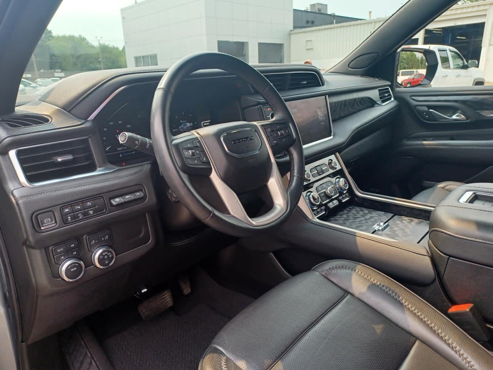 2023 GMC Yukon XL Denali