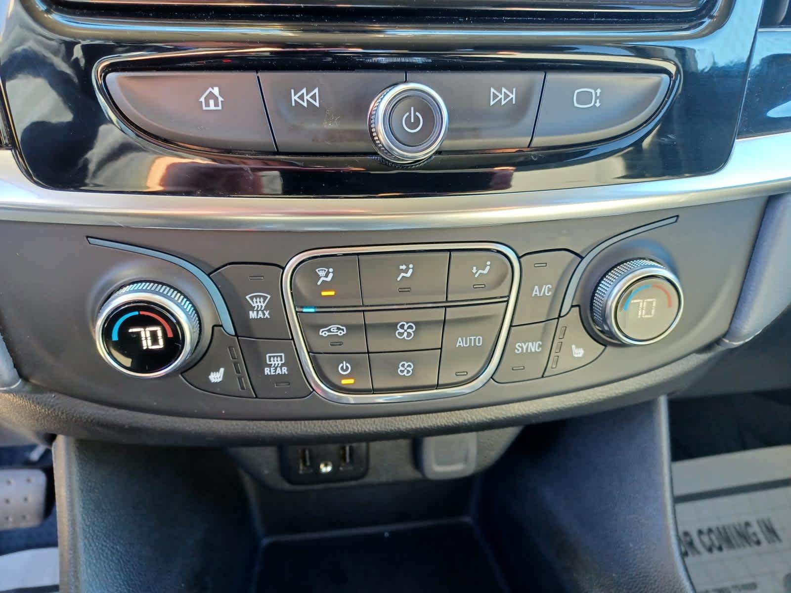 2020 Chevrolet Traverse LT Cloth