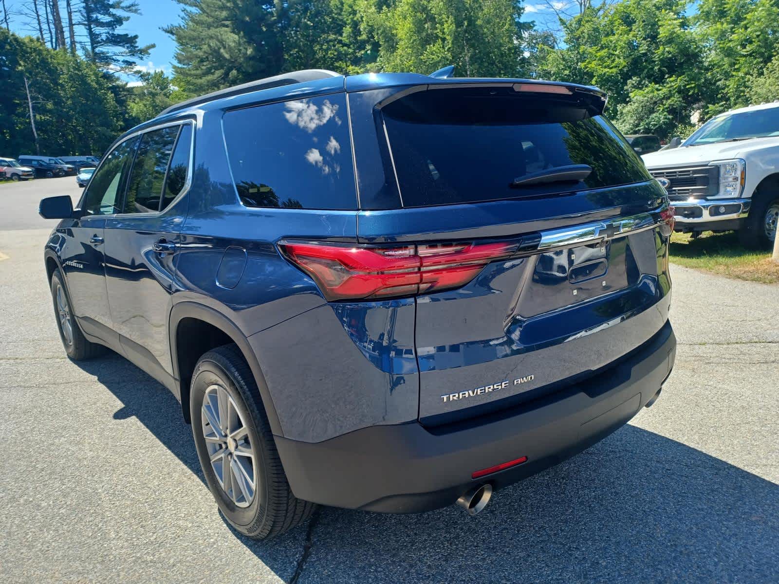 2023 Chevrolet Traverse LT Cloth
