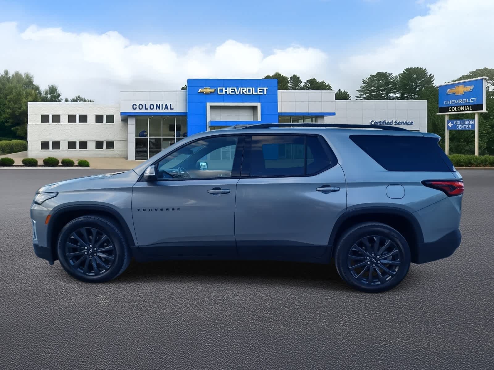 2023 Chevrolet Traverse RS