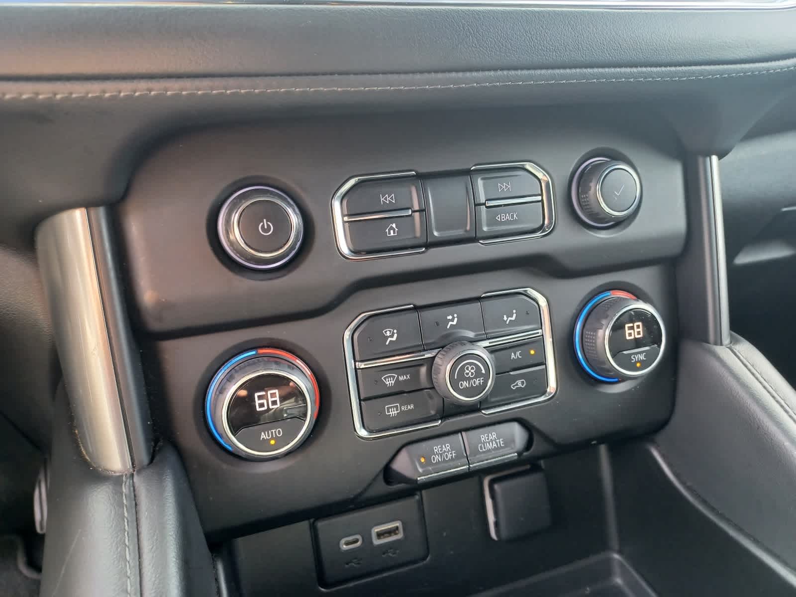 2023 Chevrolet Suburban LS