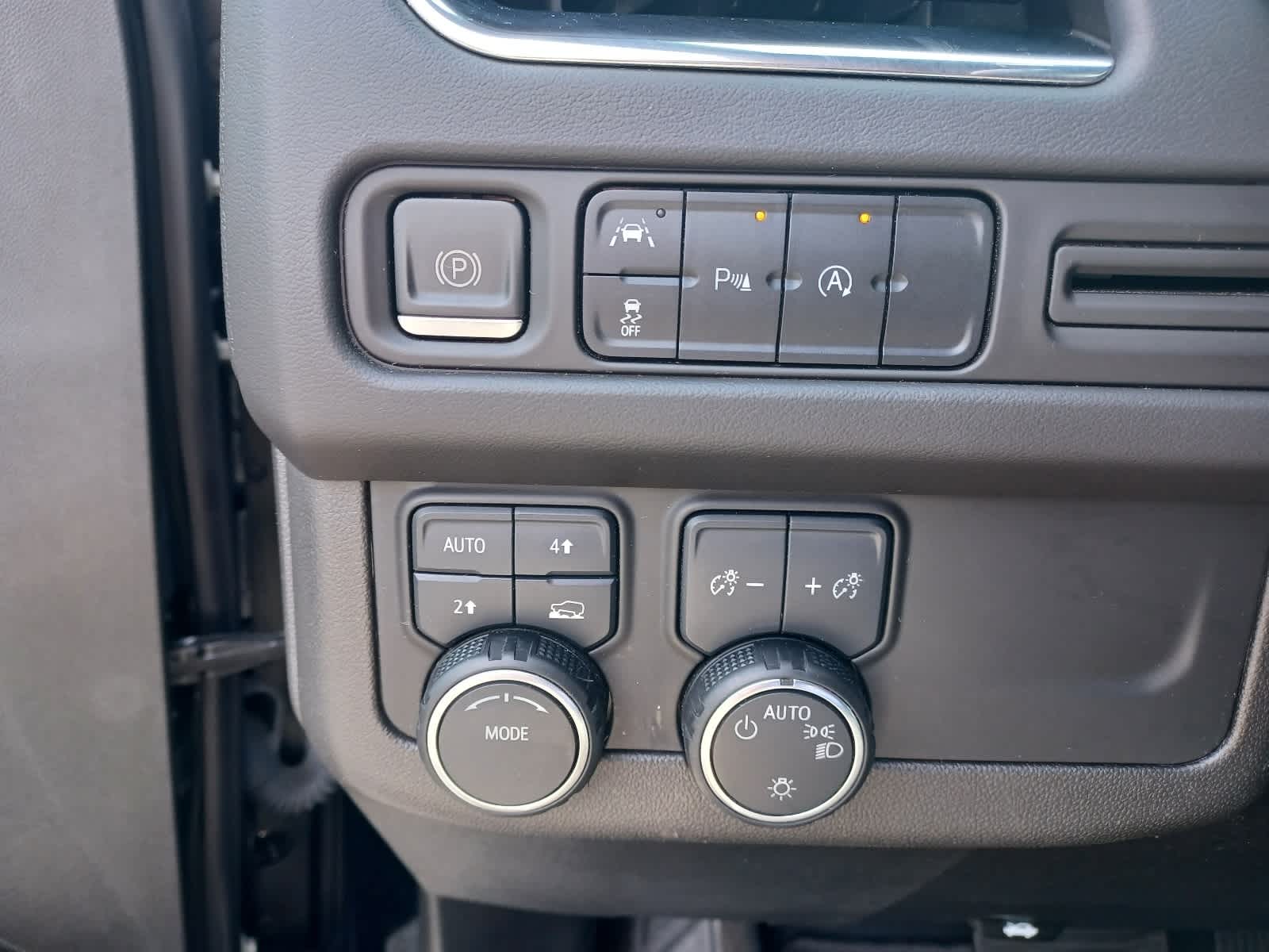 2023 Chevrolet Suburban LS