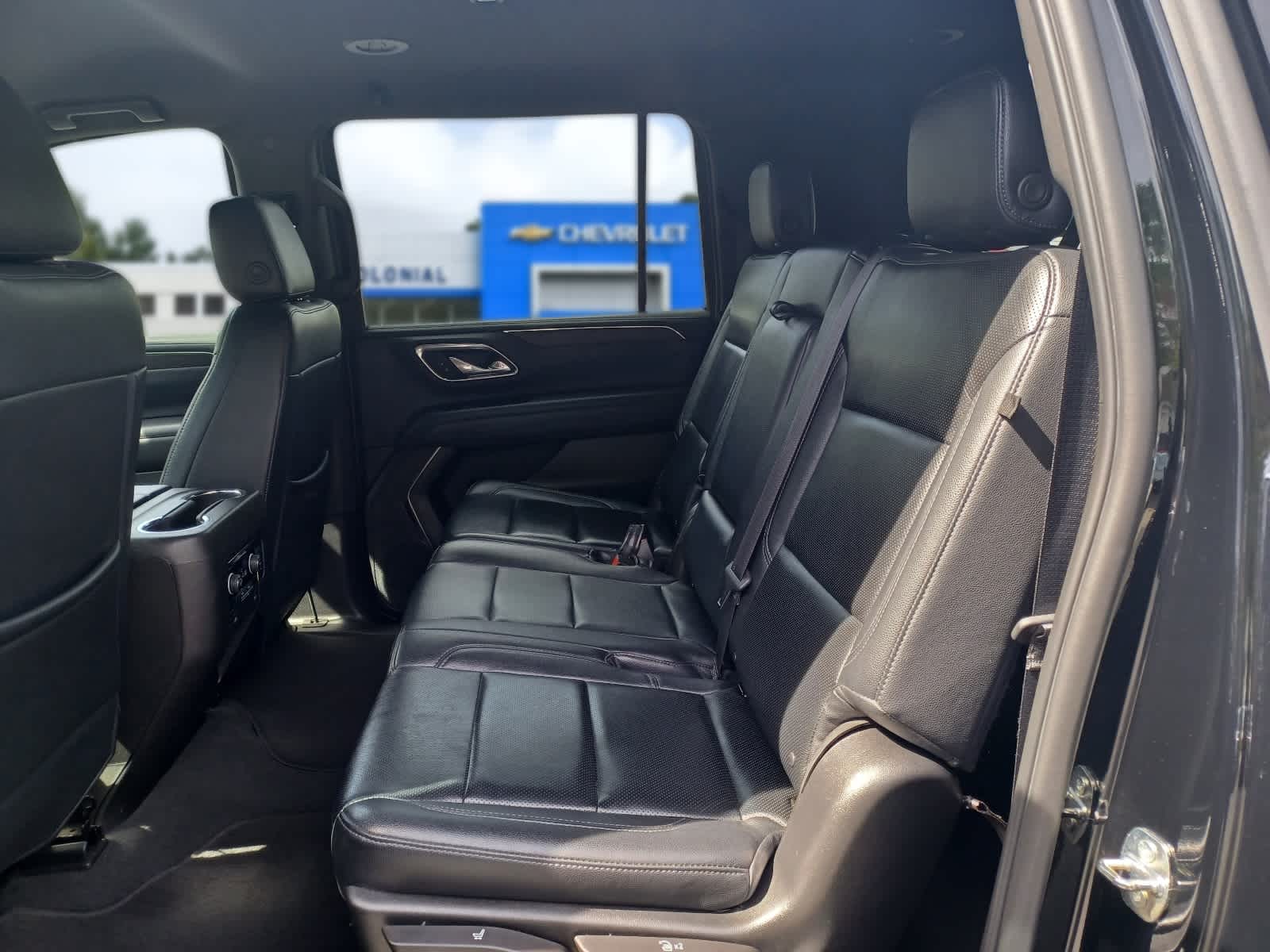 2023 Chevrolet Suburban LS