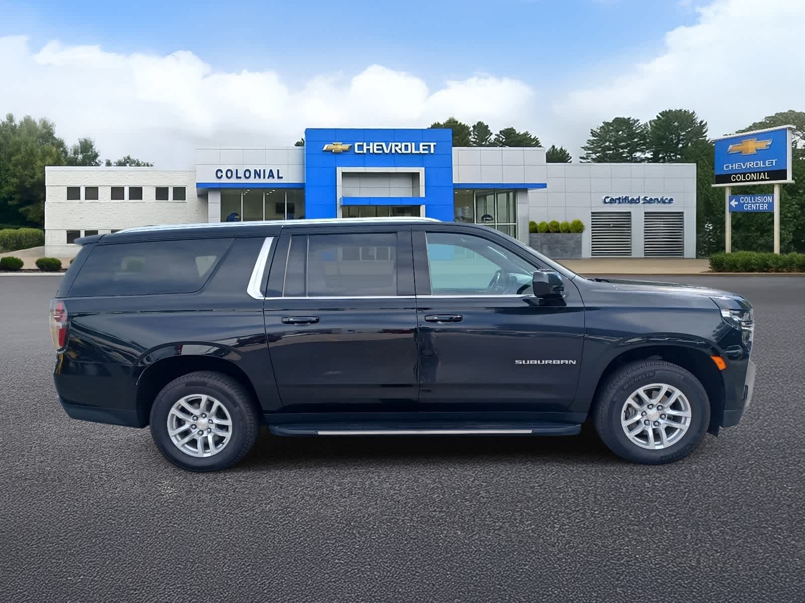 2023 Chevrolet Suburban LS