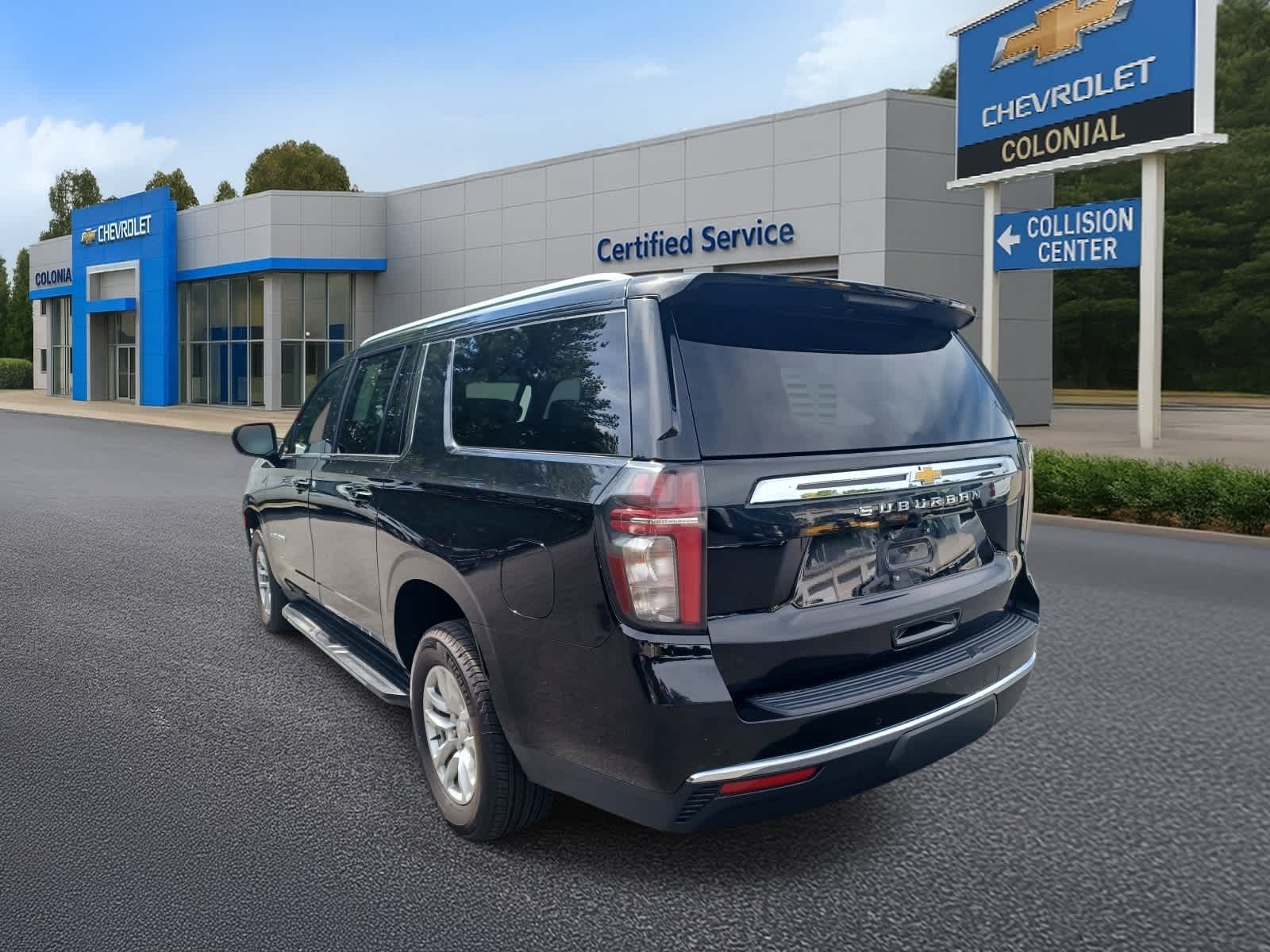 2023 Chevrolet Suburban LS